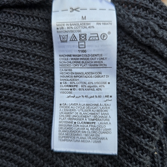 Old Navy Black V-Neck Sweater for Women - Picture 8 of 10